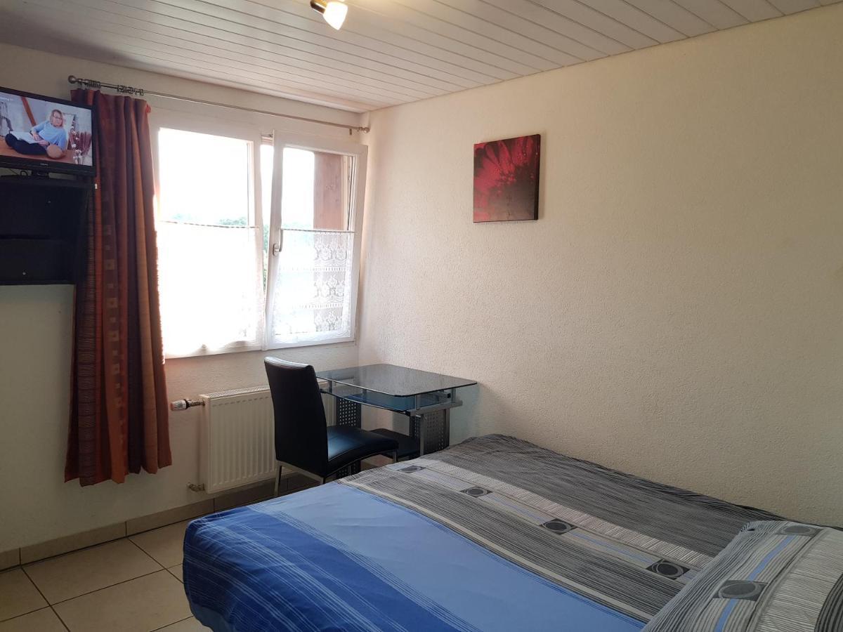 Hotel-Gite Rural A 3 Km De Delemont Courcelon Exteriör bild