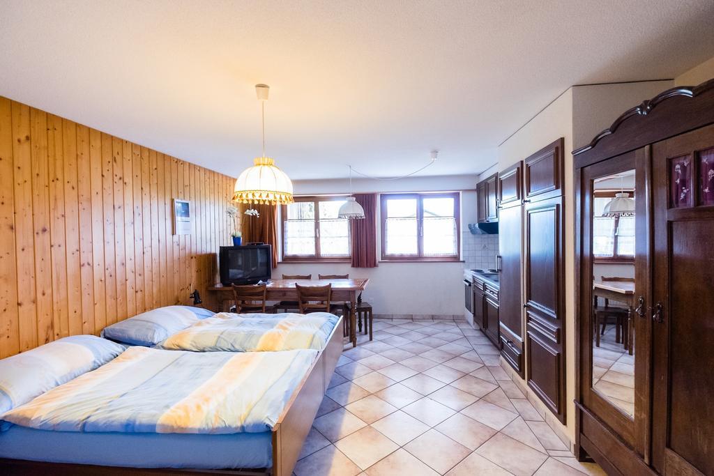 Hotel-Gite Rural A 3 Km De Delemont Courcelon Exteriör bild